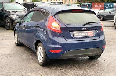 Хэтчбек Ford Fiesta 2012 в 