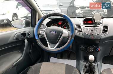 Хэтчбек Ford Fiesta 2012 в 