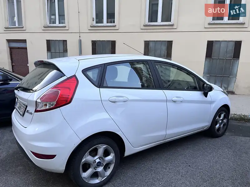 Ford Fiesta 2016 VIN WF0DXXGAKDGS43801 фото оголошення 2 з 45