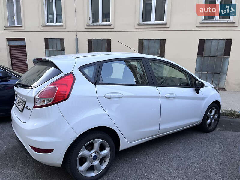 Хэтчбек Ford Fiesta 2016 в Луцке