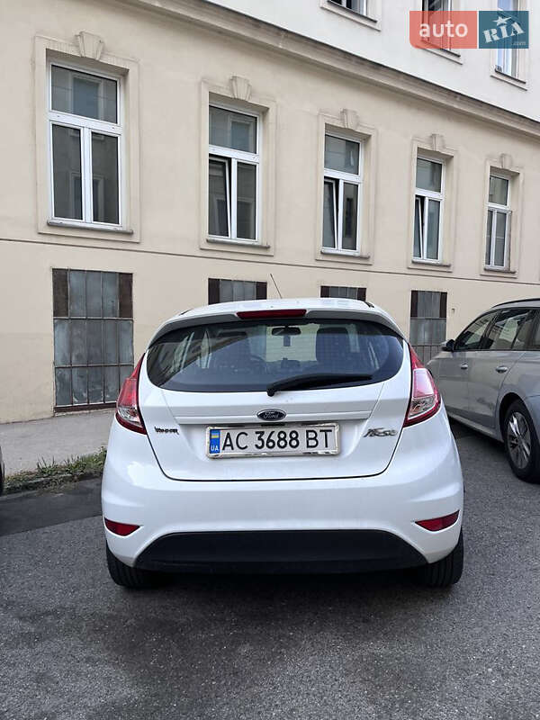 Хэтчбек Ford Fiesta 2016 в Луцке