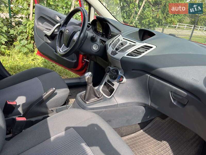 Хэтчбек Ford Fiesta 2011 в Львове