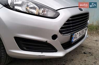 Хэтчбек Ford Fiesta 2015 в 