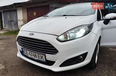 Хэтчбек Ford Fiesta 2015 в 