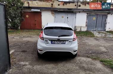 Хэтчбек Ford Fiesta 2015 в 