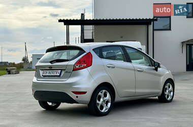 Хэтчбек Ford Fiesta 2009 в 