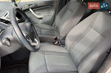 Хэтчбек Ford Fiesta 2009 в 