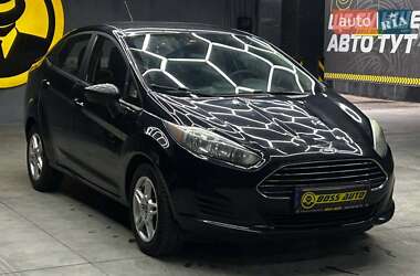 Седан Ford Fiesta 2018 в Черновцах