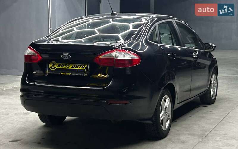 Седан Ford Fiesta 2018 в Черновцах