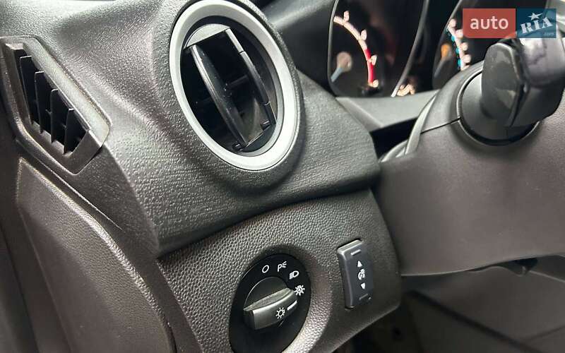 Седан Ford Fiesta 2018 в Черновцах