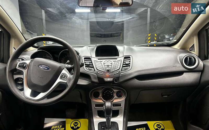 Седан Ford Fiesta 2018 в Черновцах