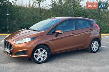 Хэтчбек Ford Fiesta 2015 в 