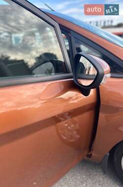 Хэтчбек Ford Fiesta 2015 в 