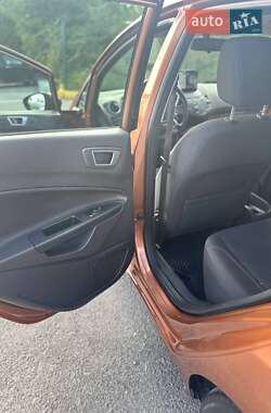 Хэтчбек Ford Fiesta 2015 в 