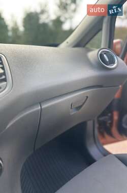 Хэтчбек Ford Fiesta 2015 в 
