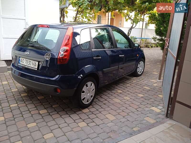 Хэтчбек Ford Fiesta 2008 в Мукачево