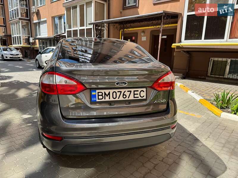 Седан Ford Fiesta 2014 в Сумах