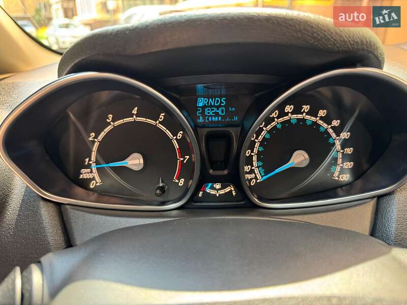 Седан Ford Fiesta 2014 в Сумах