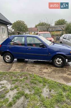 Хэтчбек Ford Fiesta 1992 в 