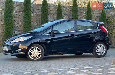 Хэтчбек Ford Fiesta 2012 в 