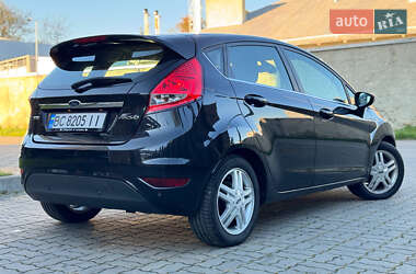 Хэтчбек Ford Fiesta 2012 в 
