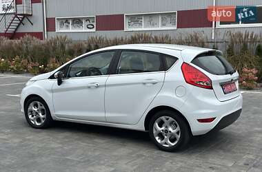 Хэтчбек Ford Fiesta 2010 в 