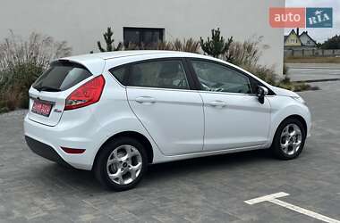 Хэтчбек Ford Fiesta 2010 в 