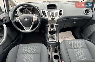 Хэтчбек Ford Fiesta 2010 в 