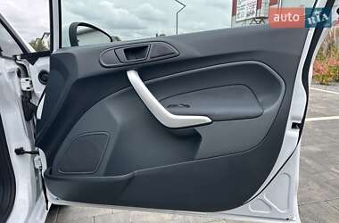 Хэтчбек Ford Fiesta 2010 в 