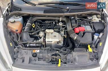 Хэтчбек Ford Fiesta 2013 в 