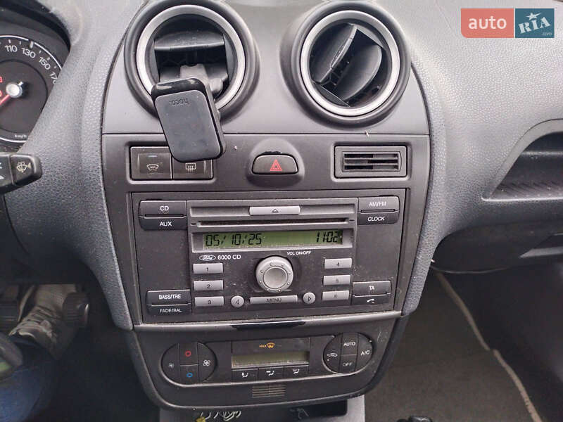 Хэтчбек Ford Fiesta 2007 в Киеве