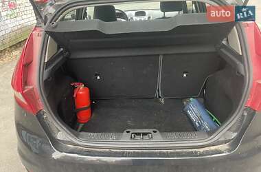 Хэтчбек Ford Fiesta 2012 в 