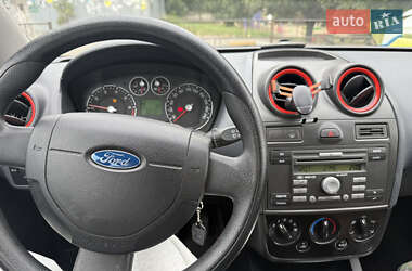 Хэтчбек Ford Fiesta 2008 в 