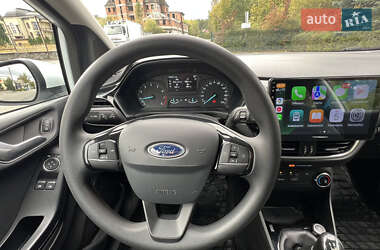 Хэтчбек Ford Fiesta 2018 в 