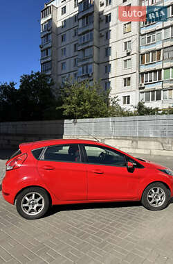 Хэтчбек Ford Fiesta 2013 в 