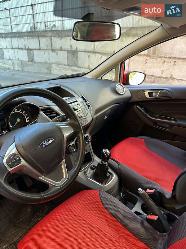 Хэтчбек Ford Fiesta 2013 в Черкассах
