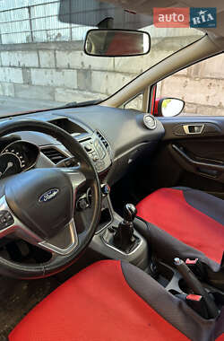 Хэтчбек Ford Fiesta 2013 в 