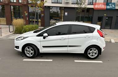 Хэтчбек Ford Fiesta 2013 в 