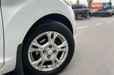 Хэтчбек Ford Fiesta 2013 в 