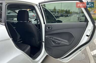 Хэтчбек Ford Fiesta 2013 в 