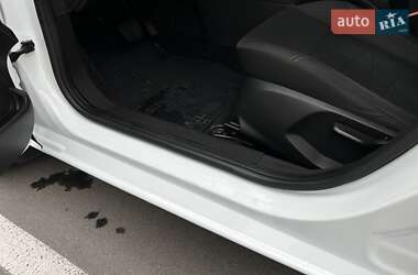 Хэтчбек Ford Fiesta 2013 в 