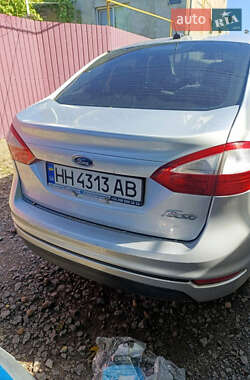 Седан Ford Fiesta 2015 в 