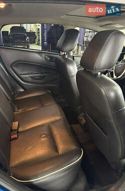 Хэтчбек Ford Fiesta 2011 в 