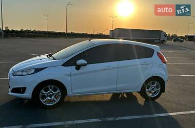 Хэтчбек Ford Fiesta 2014 в Днепре