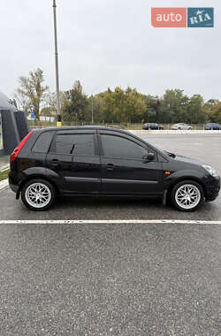 Хэтчбек Ford Fiesta 2008 в 