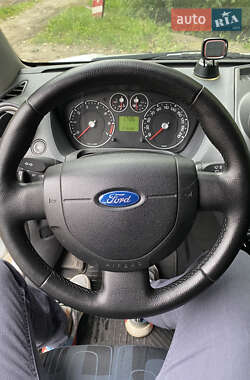 Хэтчбек Ford Fiesta 2007 в 