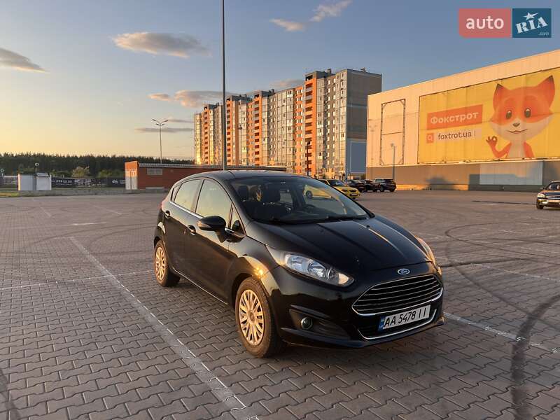Хэтчбек Ford Fiesta 2014 в 