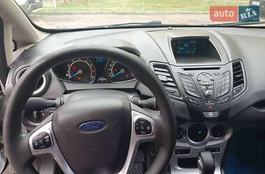 Седан Ford Fiesta 2016 в 