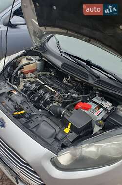 Седан Ford Fiesta 2016 в 