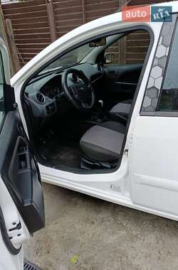 Хэтчбек Ford Fiesta 2007 в 